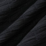Blouse Noire en Jacquard Dentelle — Manches Bouffantes, Décolleté en V, Boutons
