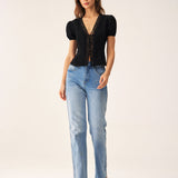 Blouse Noire en Jacquard Dentelle — Manches Bouffantes, Décolleté en V, Boutons