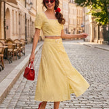 Jupe Midi Brodée Jaune — Coupe A-Ligne, 100% Coton, Taille Naturelle