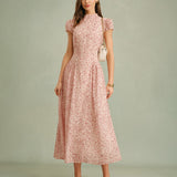 Robe Maxi Fleurie Rose — Col Montant, Manches Capes, Coupe A-Ligne